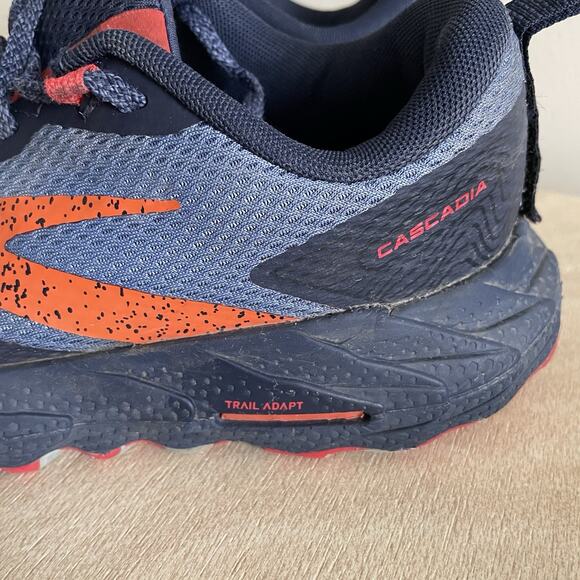 Brooks Cascadia 17 GTX Sneakers - Picture 8 of 16